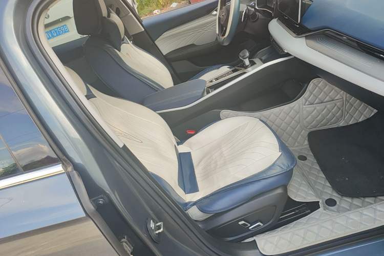 Used Geely Auto Preface 2023 2.0TD Prestige Version Right Front Seat