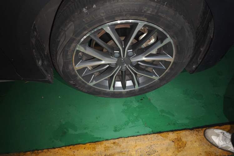 Used Geely Auto Preface 2023 2.0TD Luxury Version Right Front Wheel Hub