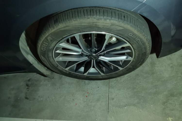 Used Geely Auto Preface 2023 2.0TD Luxury Version Right Front Wheel Hub