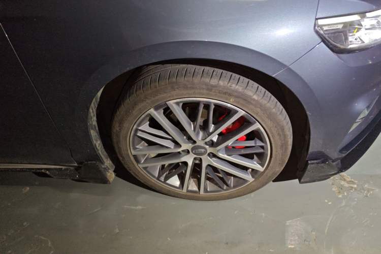 Used Geely Auto Preface 2023 1.5TD Kunlun Edition Right Front Wheel Hub