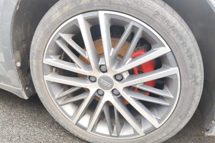 Used Geely Auto Preface 2023 2.0TD Prestige Version Right Front Wheel Hub