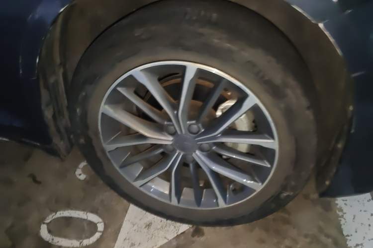 Used Geely Auto Preface 2023 2.0TD Luxury Version Right Front Wheel Hub