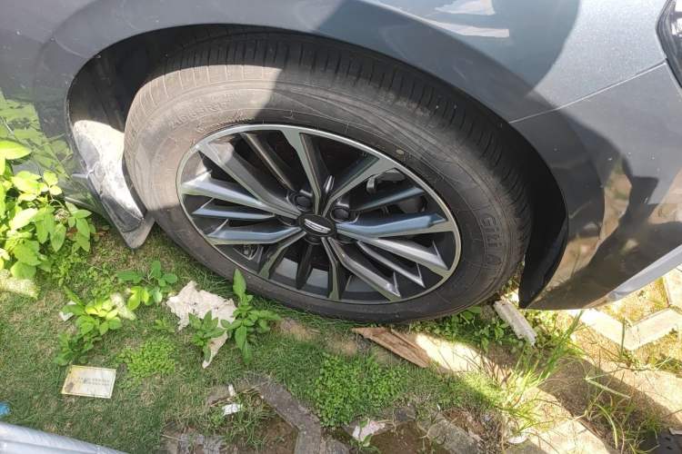 Used Geely Auto Preface 2023 1.5TD Fuyao Version Right Front Wheel Hub