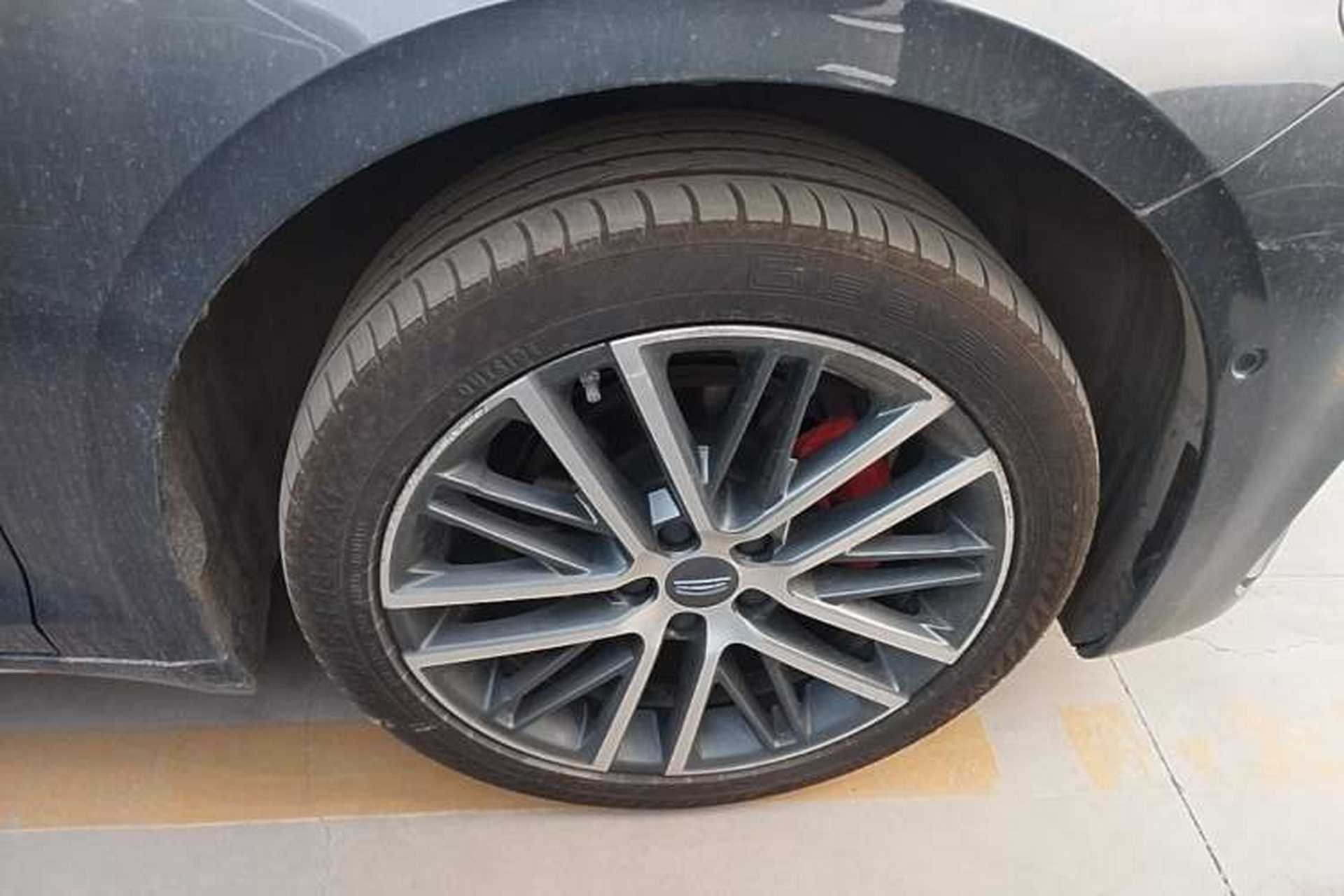Used Geely Auto Preface 2023 2.0TD Prestige Version Right Front Wheel Hub