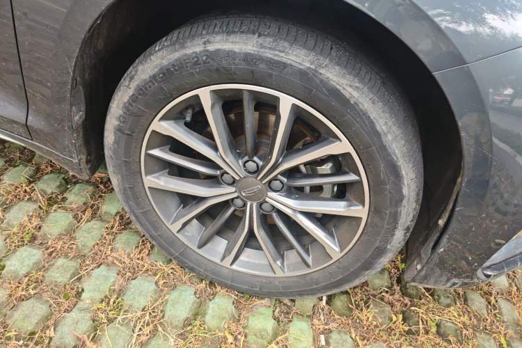 Used Geely Auto Preface 2023 2.0TD Luxury Version Right Front Wheel Hub