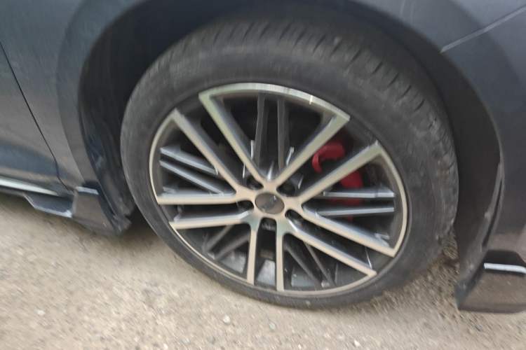 Used Geely Auto Preface 2023 1.5TD Kunlun Edition Right Front Wheel Hub