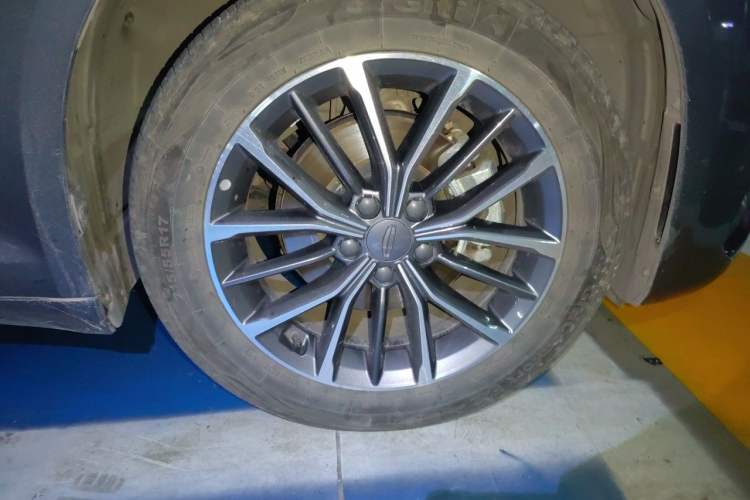 Used Geely Auto Preface 2023 2.0TD Luxury Version Right Front Wheel Hub