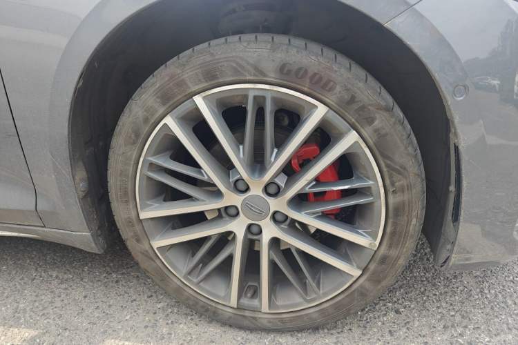 Used Geely Auto Preface 2023 2.0TD Prestige Version Right Front Wheel Hub