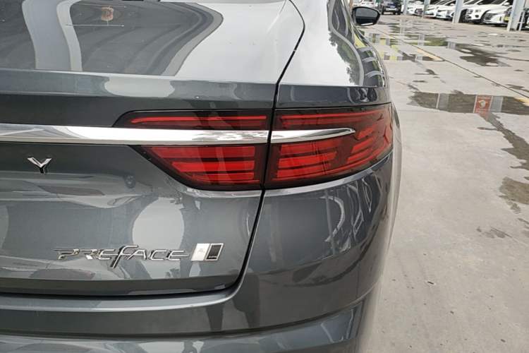 Used Geely Auto Preface 2023 2.0TD Luxury Version Right Rear Taillight