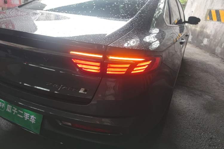 Used Geely Auto Preface 2023 2.0TD Luxury Version Right Rear Taillight