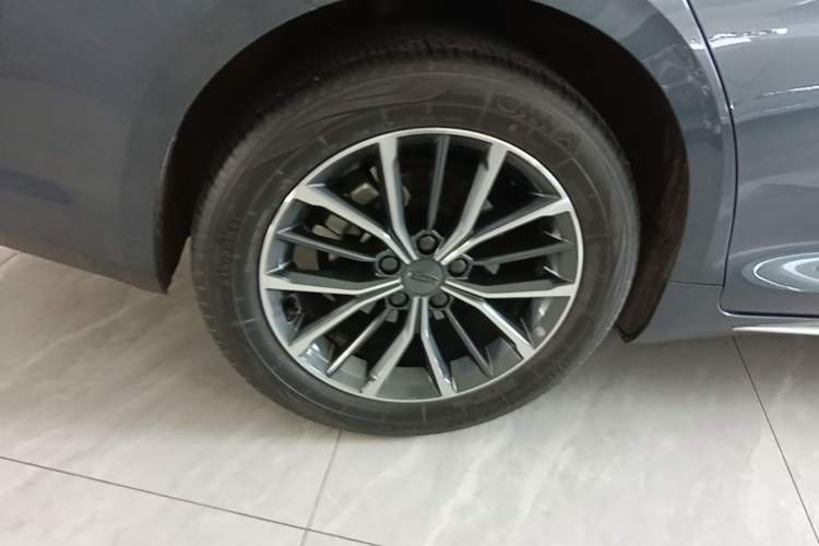 Used Geely Auto Preface 2023 2.0TD Luxury Version Right Rear Wheel Hub
