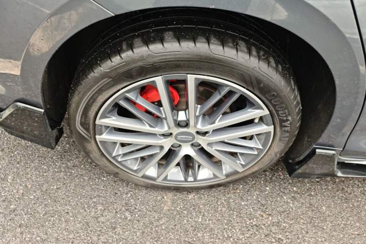 Used Geely Auto Preface 2023 2.0TD Prestige Version Right Rear Wheel Hub