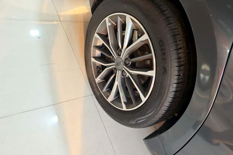 Used Geely Auto Preface 2023 2.0TD Luxury Version Right Rear Wheel Hub