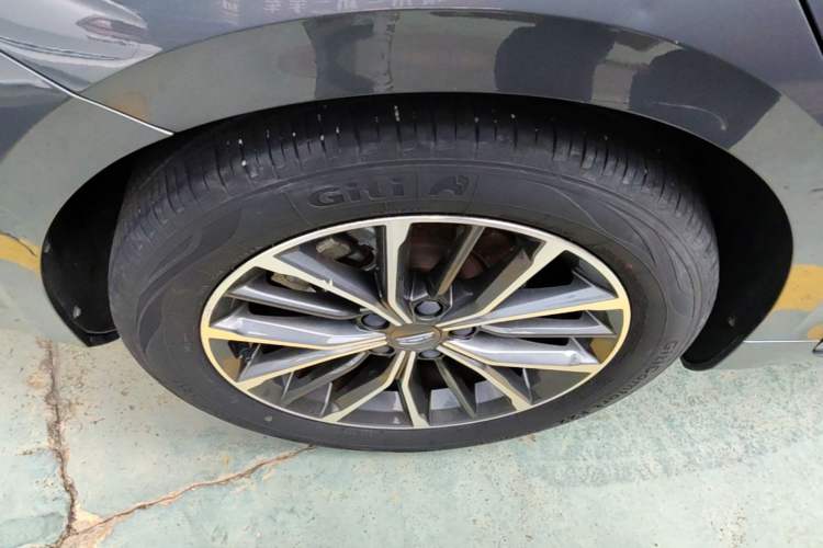 Used Geely Auto Preface 2023 2.0TD Luxury Version Right Rear Wheel Hub