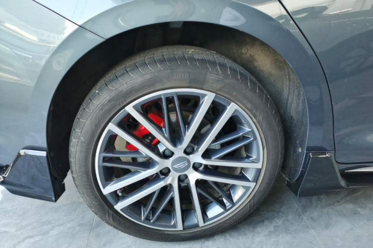 Used Geely Auto Preface 2023 2.0TD "Only This Verdant Green" Edition Right Rear Wheel Hub