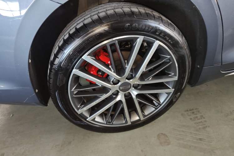 Used Geely Auto Preface 2023 2.0TD Prestige Version Right Rear Wheel Hub