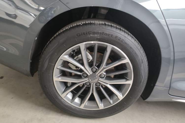 Used Geely Auto Preface 2023 2.0TD Luxury Version Right Rear Wheel Hub