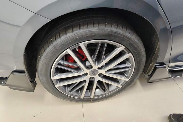 Used Geely Auto Preface 2023 1.5TD Kunlun Edition Right Rear Wheel Hub