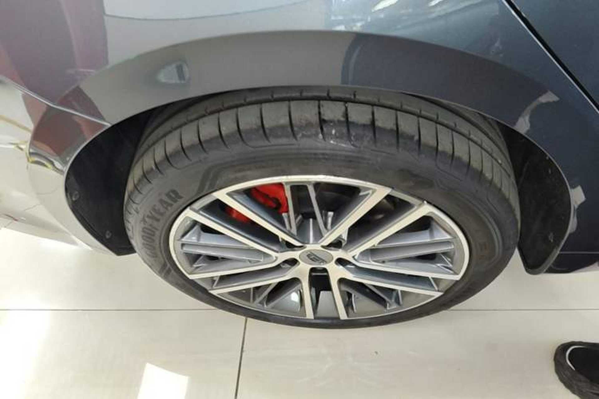 Used Geely Auto Preface 2023 2.0TD Prestige Version Right Rear Wheel Hub