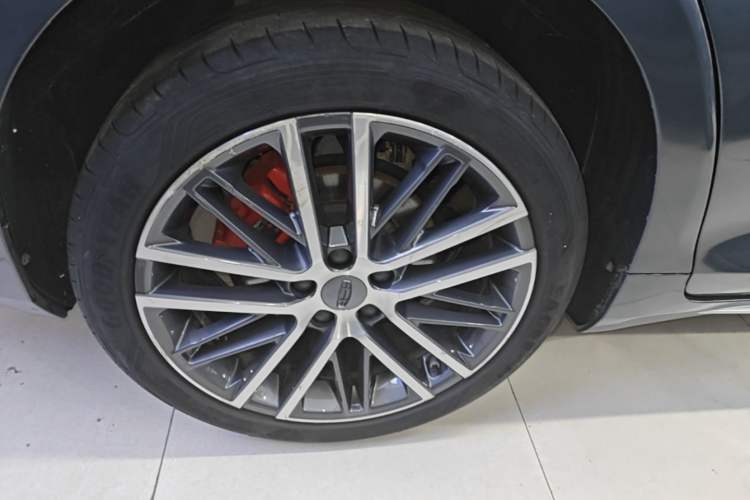 Used Geely Auto Preface 2023 2.0TD Prestige Version Right Rear Wheel Hub