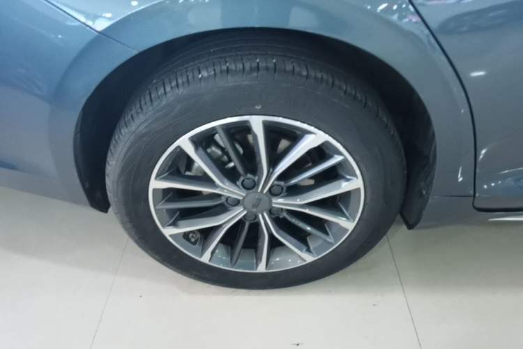 Used Geely Auto Preface 2023 2.0TD Luxury Version Right Rear Wheel Hub