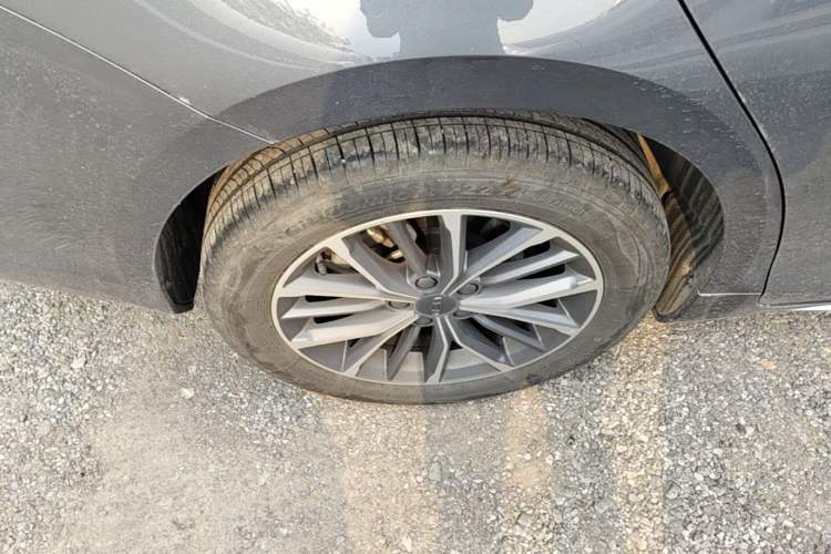 Used Geely Auto Preface 2023 2.0TD Luxury Version Right Rear Wheel Hub