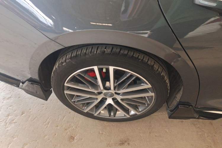 Used Geely Auto Preface 2023 1.5TD Kunlun Edition Right Rear Wheel Hub