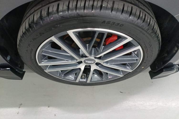 Used Geely Auto Preface 2023 1.5TD Kunlun Edition Right Rear Wheel Hub