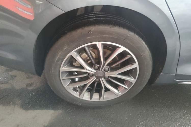 Used Geely Auto Preface 2023 2.0TD Luxury Version Right Rear Wheel Hub