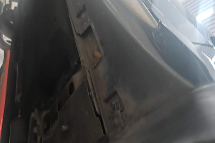 Used Geely Auto Preface 2023 2.0TD Prestige Version Right Side Sill