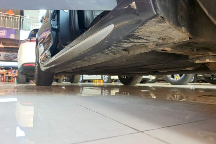 Used Geely Auto Preface 2023 2.0TD Luxury Version Right Side Sill