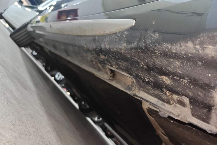 Used Geely Auto Preface 2023 2.0TD Prestige Version Right Side Sill