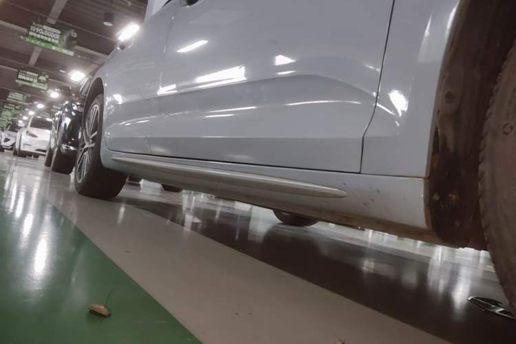 Used Geely Auto Preface 2023 2.0TD Prestige Version Right Side Sill