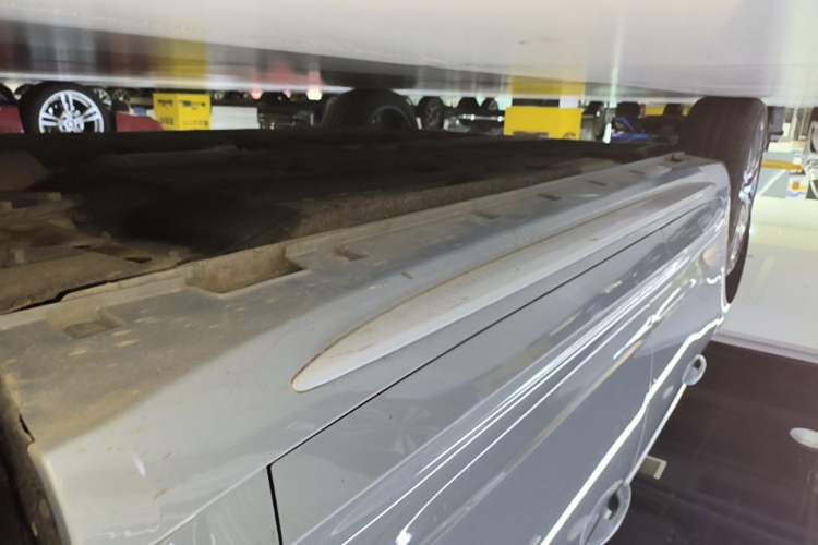 Used Geely Auto Preface 2023 2.0TD Prestige Version Right Side Sill