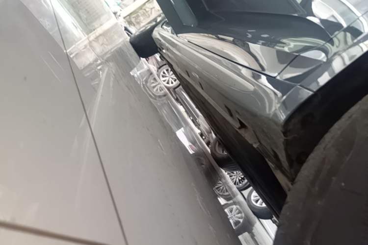 Used Geely Auto Preface 2023 2.0TD Luxury Version Right Side Sill