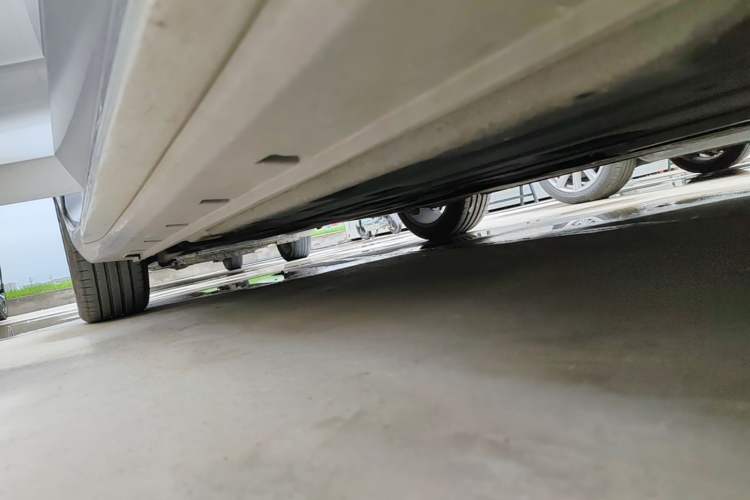 Used Geely Auto Preface 2023 2.0TD Prestige Version Right Side Sill