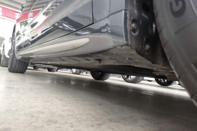 Used Geely Auto Preface 2023 2.0TD Luxury Version Right Side Sill