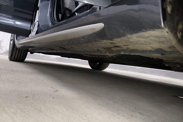 Used Geely Auto Preface 2023 2.0TD Prestige Version Right Side Sill