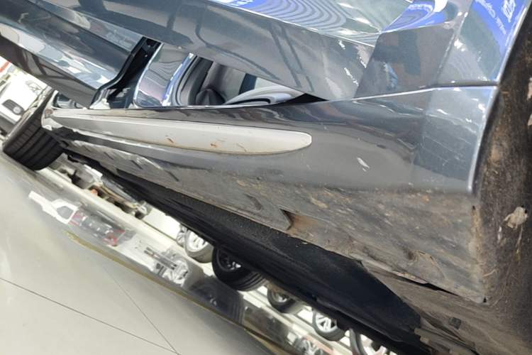 Used Geely Auto Preface 2023 2.0TD Prestige Version Right Side Sill