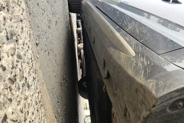 Used Geely Auto Preface 2023 2.0TD Luxury Version Right Side Sill