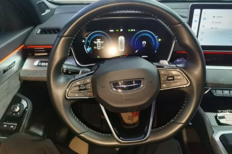 Used Geely Auto Preface 2023 2.0TD "Only This Verdant Green" Edition Steering Wheel