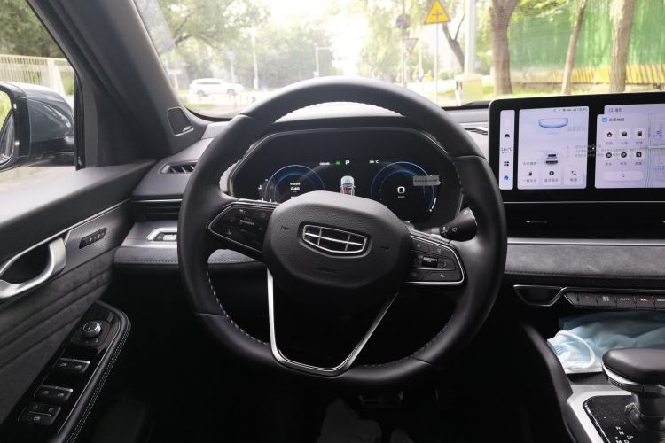 Used Geely Auto Preface 2023 2.0TD "Only This Verdant Green" Edition Steering Wheel