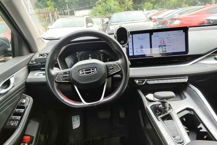 Used Geely Auto Preface 2023 2.0TD Luxury Version Steering Wheel