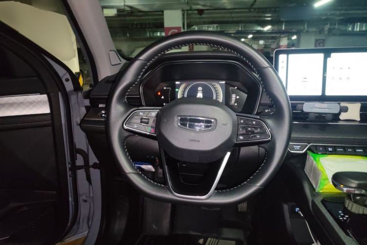 Used Geely Auto Preface 2023 2.0TD Luxury Version Steering Wheel