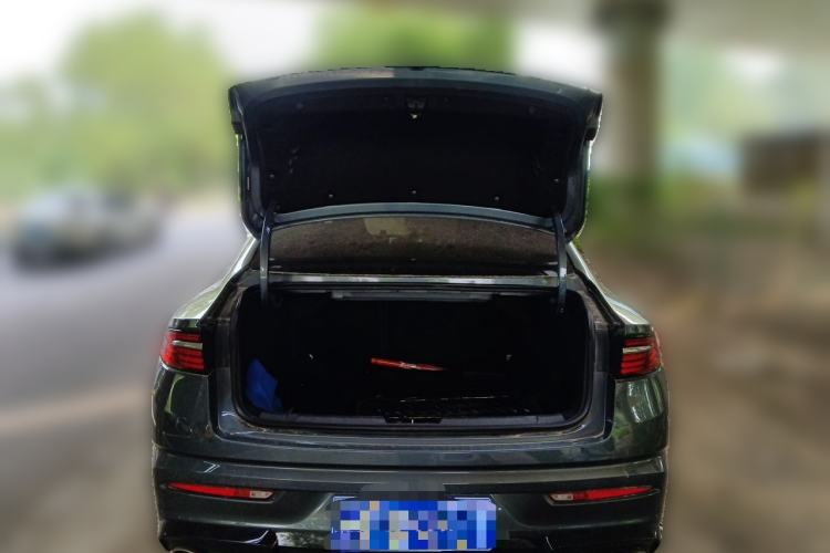 Used Geely Auto Preface 2023 2.0TD "Only This Verdant Green" Edition Trunk
