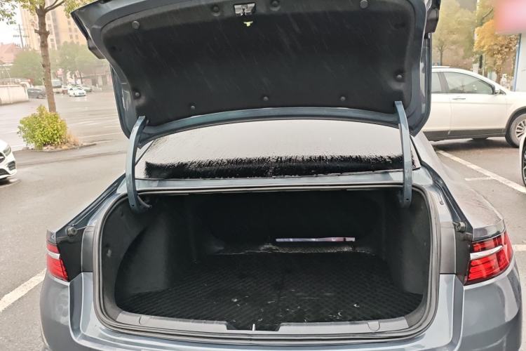 Used Geely Auto Preface 2023 2.0TD Prestige Version Trunk