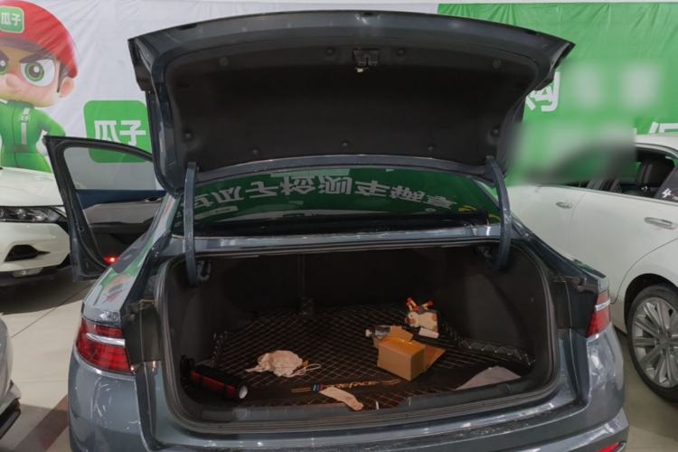 Used Geely Auto Preface 2023 2.0TD Prestige Version Trunk