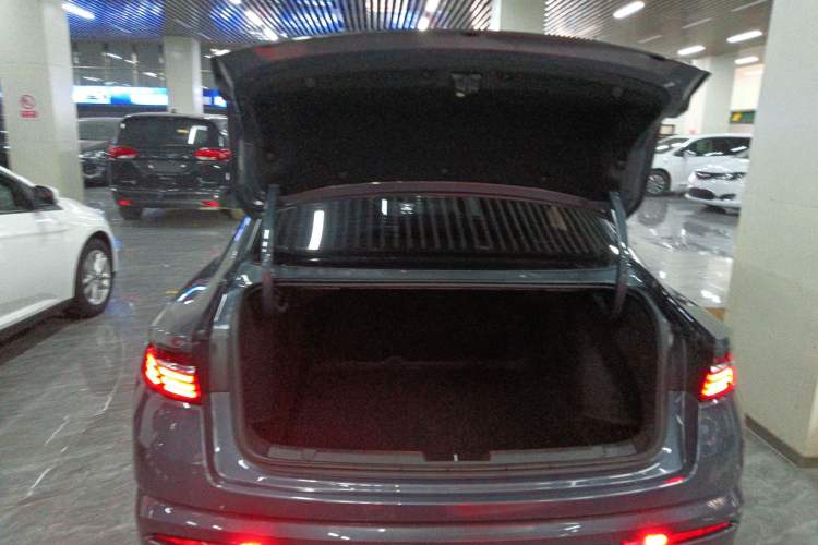Used Geely Auto Preface 2023 2.0TD Luxury Version Trunk