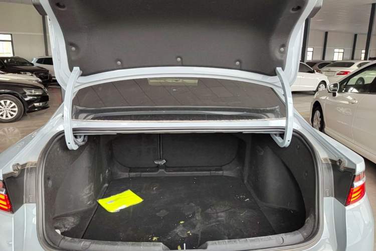 Used Geely Auto Preface 2023 2.0TD Prestige Version Trunk