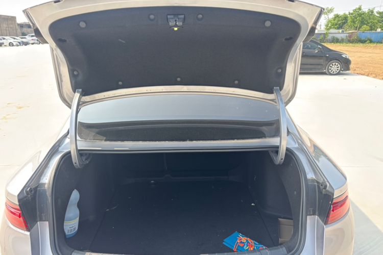 Used Geely Auto Preface 2023 2.0TD Prestige Version Trunk